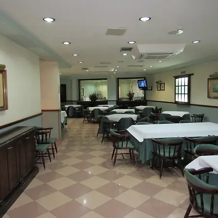 Virgen Del Camino 호텔