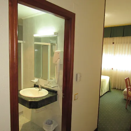 Virgen Del Camino 호텔 폰테베드라